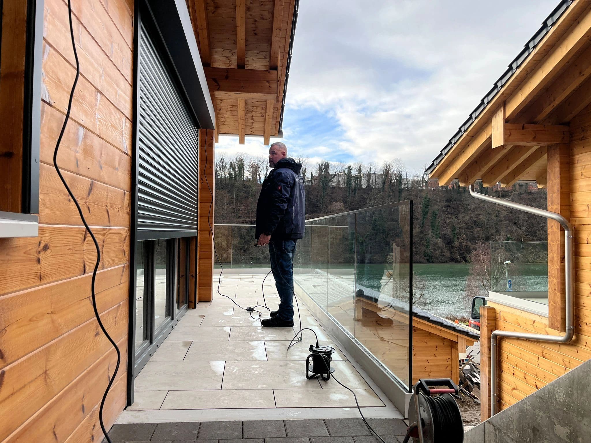 Sicherheitsrollladen am Rhein, Eglisau · am Rhein – Bild 2